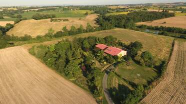 Vue du jardin par un drone Philippe Minot, qui fait les vidéos de Jardin Jardinier est venu faire un reportage chez nous et nous a envoyé quelques...